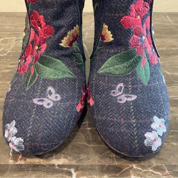 NEW Laurence Dacade Embroidered Booties - Picture 7 of 12